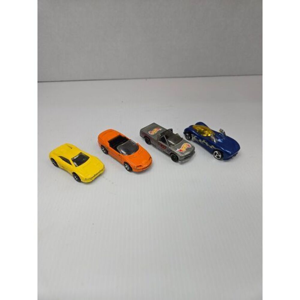 Vintage 1995 Hot Wheels Die-Cast Sports Car Collection -‎ Lot of 4 Mini Toy Cars